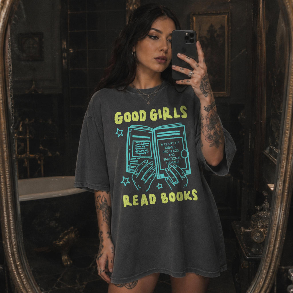 Pepper color Comfort Colors 1717 relaxed fit t-shirt with Y2K retro doodle graphic — hands holding an open book titled "A Court of Knives, Red Flags, and Emotional Damage" with the text "Good Girls Read Books" above and below